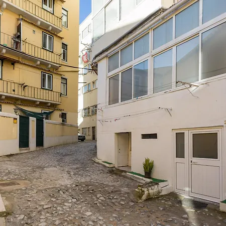 Rua Da Senhora Da Gloria 142 Rc Lisboa